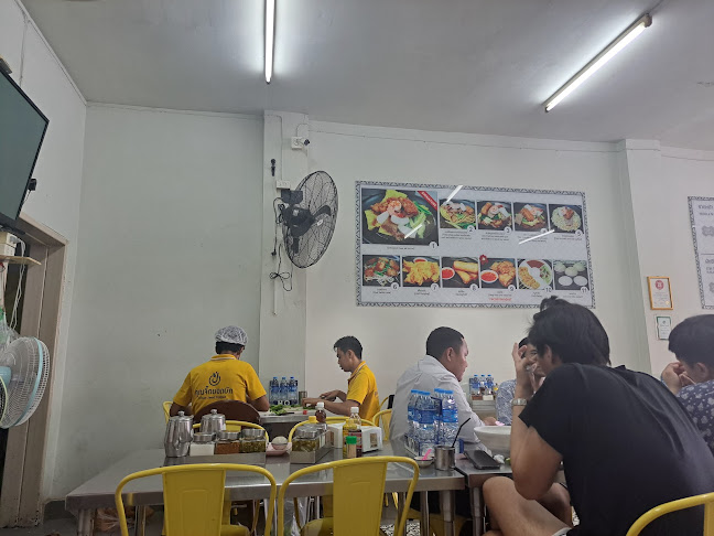 Opinii despre คุณจี๊ดยอดผัก în อำเภอเมืองภูเก็ต - การบริการอาหารและที่พัก