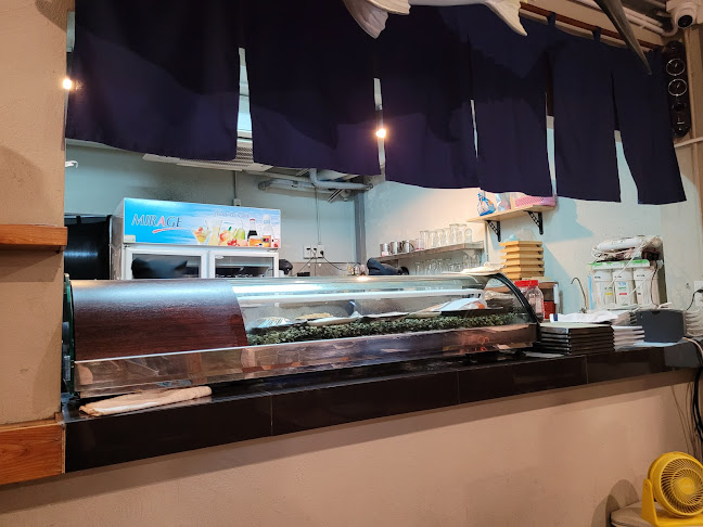 อุโอเทรุซุยซัน ซูชิ ภูเก็ต– ราไวย์ บีช - การบริการอาหารและที่พัก