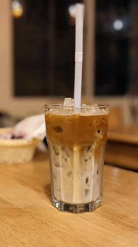 Gallery Cafe Phuket - การบริการอาหารและที่พัก