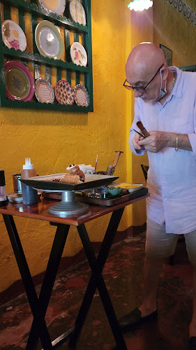 352 ถ. ภูเก็ต ตำบลตลาดใหญ่ อำเภอเมืองภูเก็ต ภูเก็ต 83000