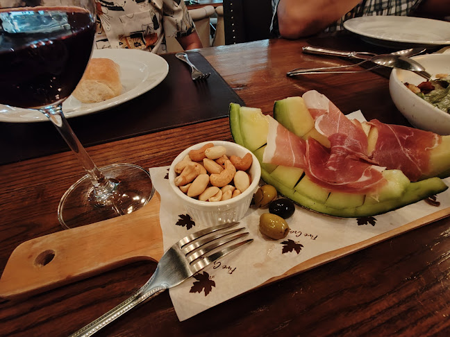 Opinii despre Five Crossing în อำเภอปากเกร็ด - การบริการอาหารและที่พัก