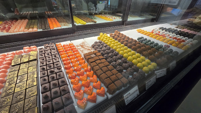 Chocolate Factory Pattaya Parking - การบริการอาหารและที่พัก