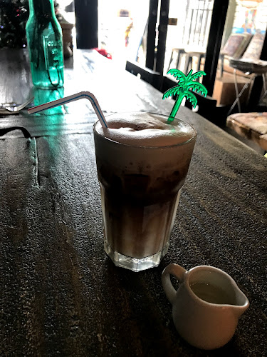 Opinii despre Gallery Cafe Phuket în Town - การบริการอาหารและที่พัก