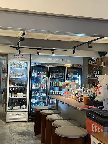 CLOUD MARKT - การบริการอาหารและที่พัก