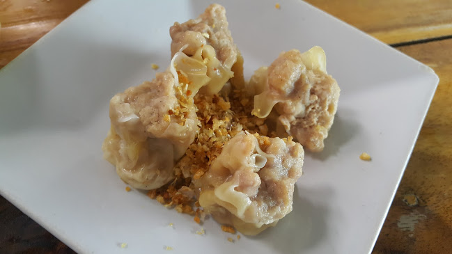 คุณแจงก๋วยเตี๋ยวปากหม้อเข้าวัง - การบริการอาหารและที่พัก