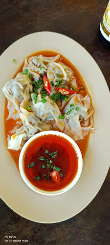 เจ้าขุน ก๋วยเตี๋ยวเนื้อตุ๋น หม้อไฟ - การบริการอาหารและที่พัก