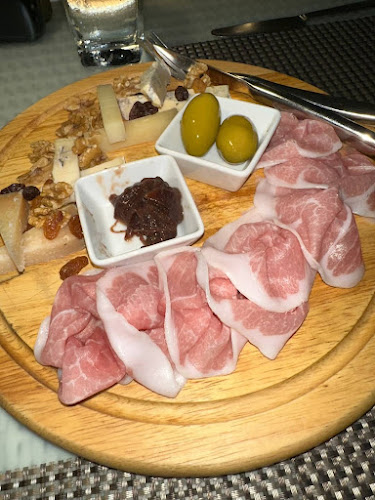 21 14 ถนนลากูน ตำบลเชิงทะเล อำเภอถลาง ภูเก็ต 83110