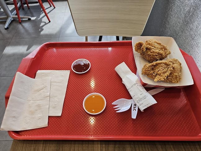 เคเอฟซี ศิลปากร ไดรฟ์ทรู - อำเภอเมืองนครปฐม