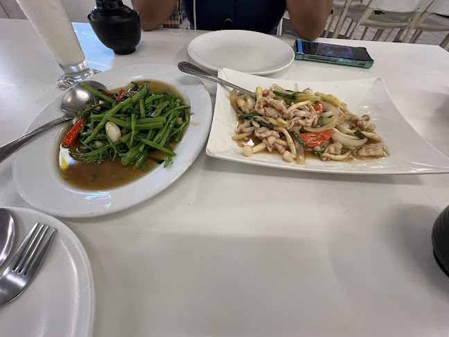 Sam Chor Restaurant - การบริการอาหารและที่พัก