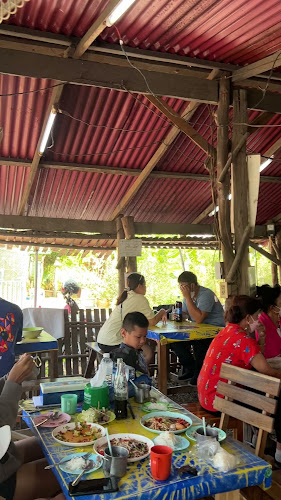 ส้มตำเจ้อุ๊ - การบริการอาหารและที่พัก