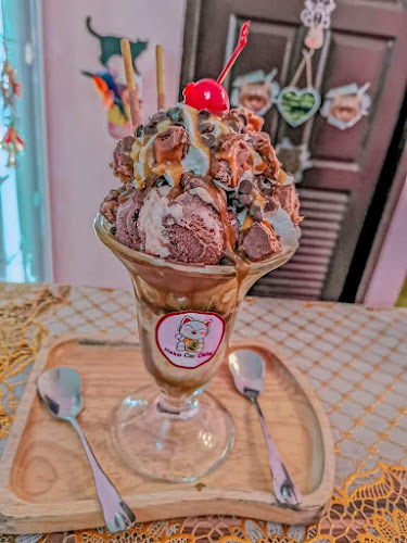 Neko Cat Cafe - การบริการอาหารและที่พัก