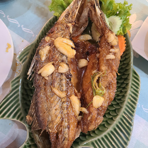 Opinii despre Baan Larb Restaurant în อำเภอกะทู้ - การบริการอาหารและที่พัก