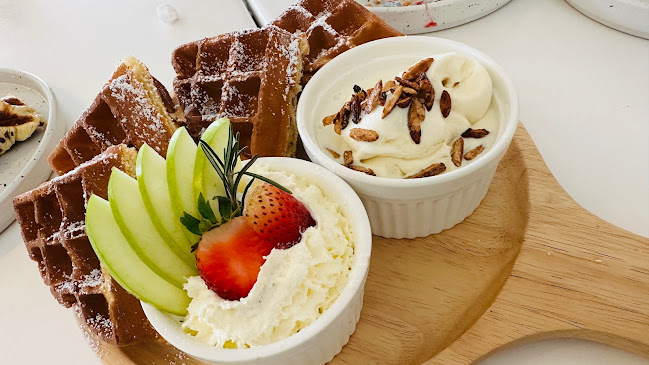 ซัมเมอร์ เฮ้าส์ พัทยา - การบริการอาหารและที่พัก