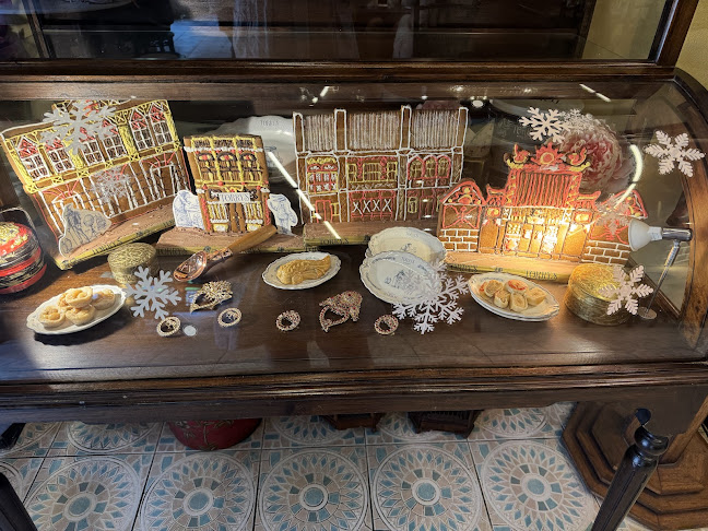 16 ซอย รมณีย์ ตำบลตลาดใหญ่ อำเภอเมืองภูเก็ต ภูเก็ต 83000