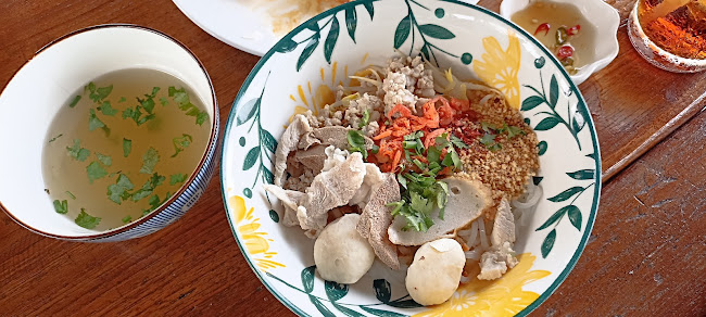 ร้านความสุขริมน้ำ Infinity