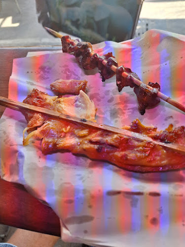 Black Horse Bar - การบริการอาหารและที่พัก