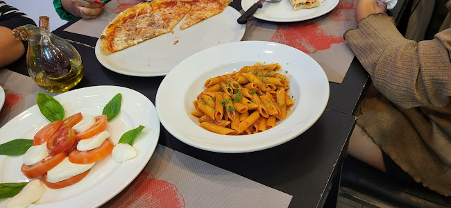 Opinii despre RISTO PIZZERIA PIT STOP în อำเภอกะทู้ - การบริการอาหารและที่พัก