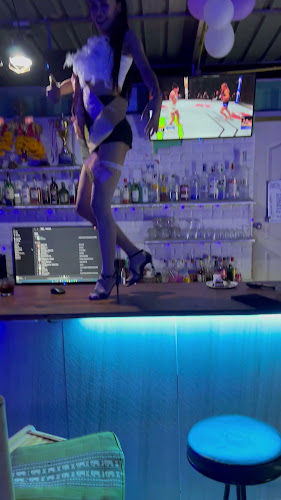 Opinii despre Chunky Monkey Bar & Grill în อำเภอถลาง - การบริการอาหารและที่พัก