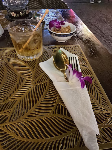 Opinii despre Dick's Café Jomtien în อำเภอบางละมุง - การบริการอาหารและที่พัก