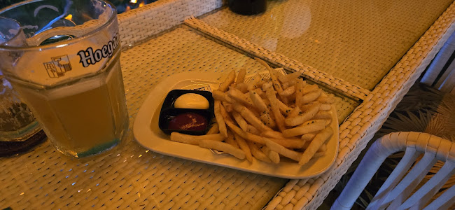 Opinii despre Beer Hubb (Pattaya Beach Road) în อำเภอบางละมุง - การบริการอาหารและที่พัก