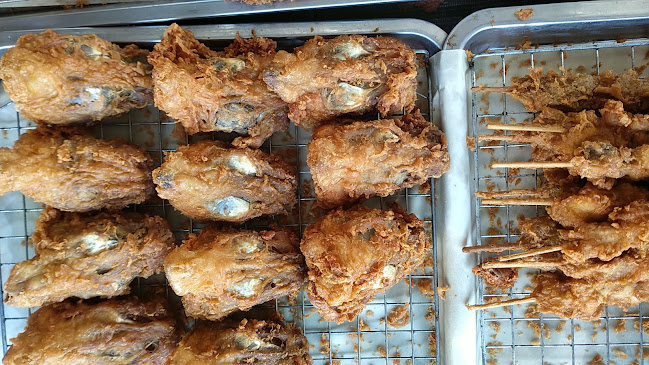 ช.ไก่ทอด - การบริการอาหารและที่พัก