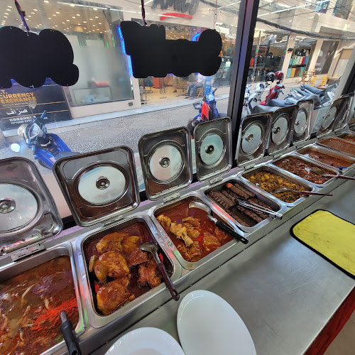 Iranian Buffet - การบริการอาหารและที่พัก