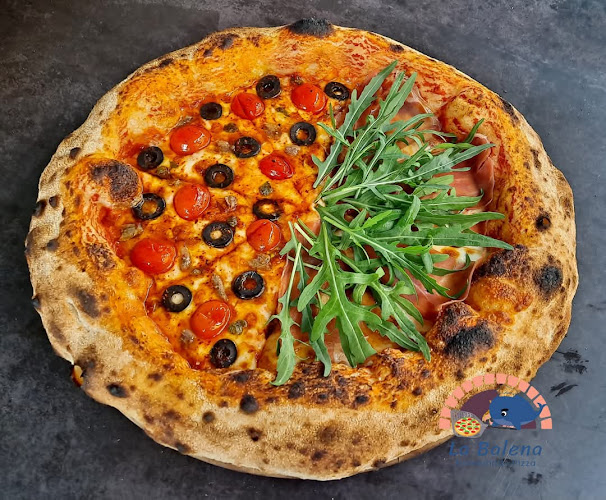 La Balena Pizza - การบริการอาหารและที่พัก