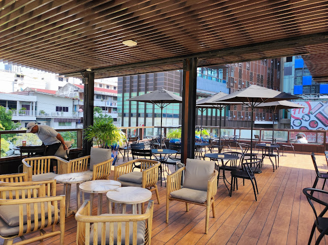 สตาร์บัคส์ สาขา เดอะเบย์พัทยา