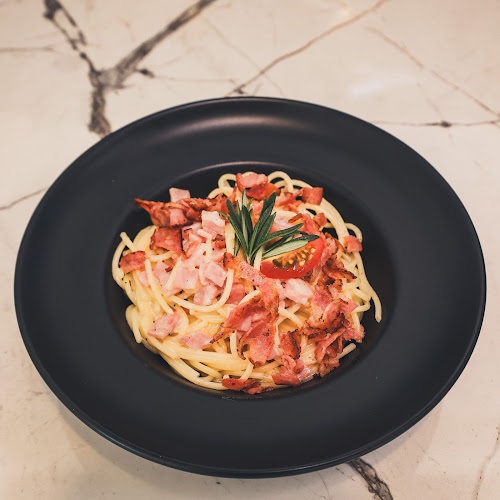 Khao Phra Cafe & Eatery - การบริการอาหารและที่พัก