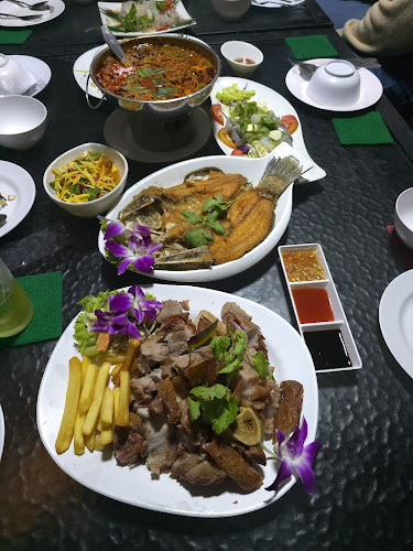 ครัวสวนสน โคราช​ &​ คาราโอเกะ​ ใหม่ - อำเภอเมืองนครราชสีมา