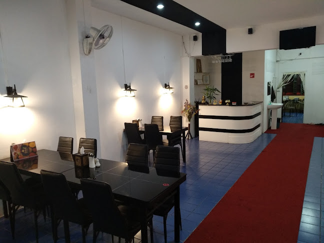 Tulsi Gujrati Restaurant Pattaya - การบริการอาหารและที่พัก