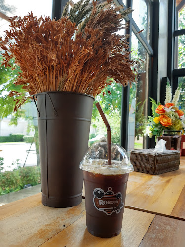 Robot's coffee - การบริการอาหารและที่พัก