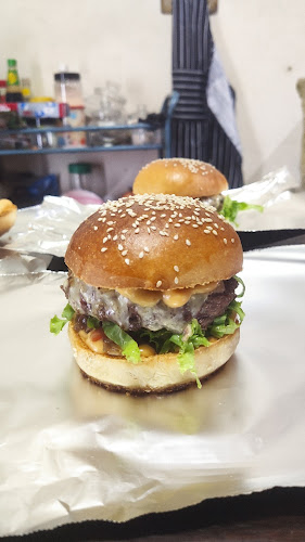 Twleve hamburgs - อำเภอเมืองนครสวรรค์