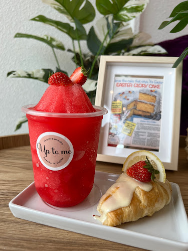 Up to me cafe บางบัวทอง - การบริการอาหารและที่พัก