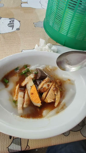 ก๋วยจั๊บ เจ๊เหลี่ยน เจ้าเก่า ตลาดริมน้ำ