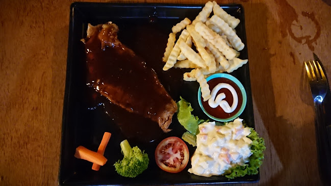 Lazio Cafe / ร้านสเต็กและเครื่องดื่มฮาลาล - การบริการอาหารและที่พัก