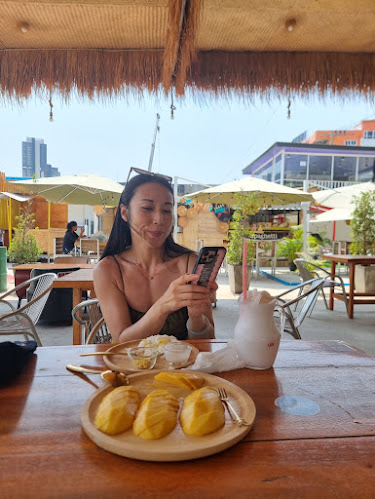 WORLD​66​ CAFE​' (Coffee & Belgian Icecream) - อำเภอบางละมุง