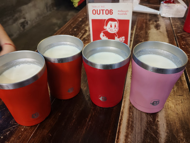 Opinii despre หนึ่ง นม นัว - ภูเก็ต în เมือง - การบริการอาหารและที่พัก