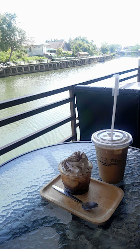 Sweet at moon - อ.เมือง