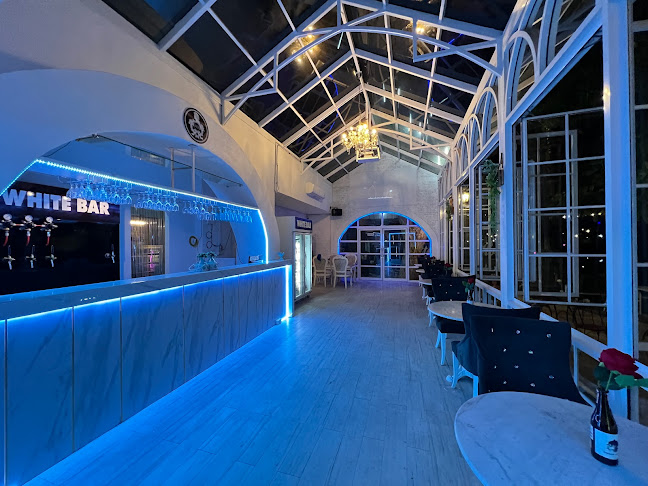 Opinii despre White Bar House în อำเภอเมืองจันทบุรี - การบริการอาหารและที่พัก