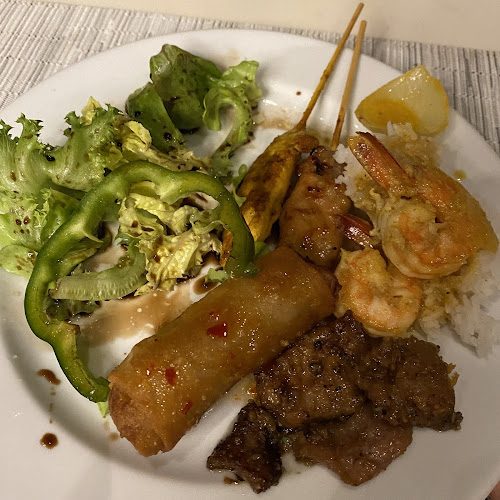 Chom Talay Restaurant at Mandarava - การบริการอาหารและที่พัก