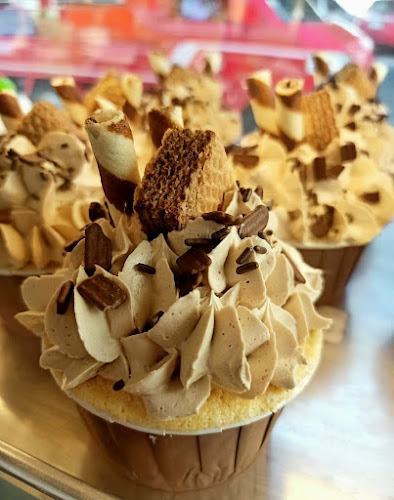 Happy Cupcake - การบริการอาหารและที่พัก