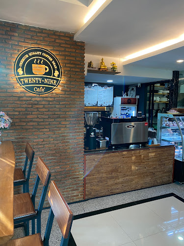 Opinii despre Twenty Nine Cafe & 29 Car Wash บริการ ล้างรถรังสิต ล้างรถปทุมธานี în อำเภอลำลูกกา - การบริการอาหารและที่พัก