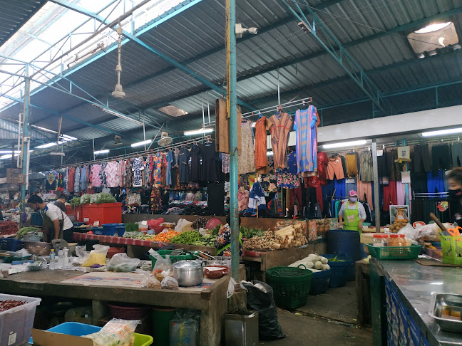 ตลาดสดพะเยาอาเขต - การบริการอาหารและที่พัก