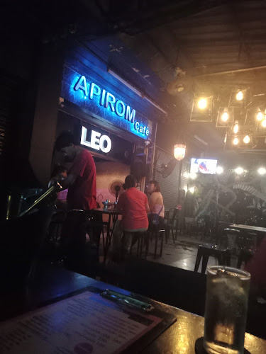 Apirom Cafe - การบริการอาหารและที่พัก