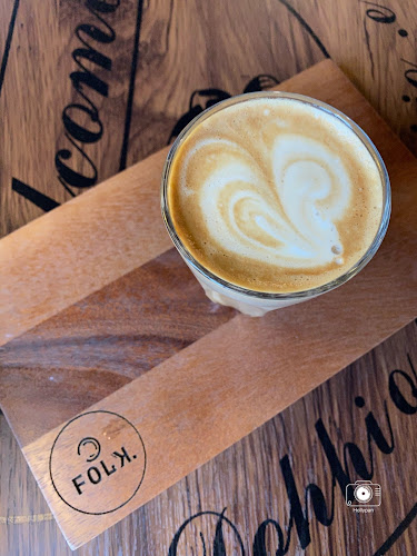 Folk Café Phuket - การบริการอาหารและที่พัก