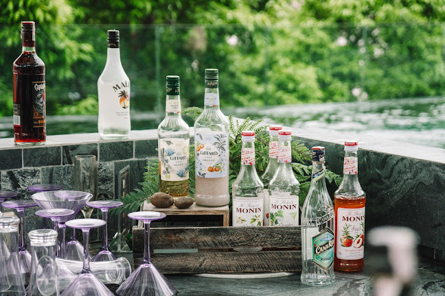 The Cloud Rooftop Pool Bar - อำเภอกะทู้