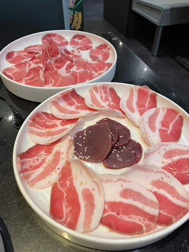 Bar.B.Q.Plaza - การบริการอาหารและที่พัก