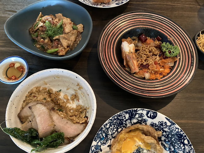 เกตุแก้ว หมูกระทะ - การบริการอาหารและที่พัก