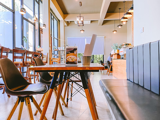 Lavana cafe’& Bistro พิษณุโลก